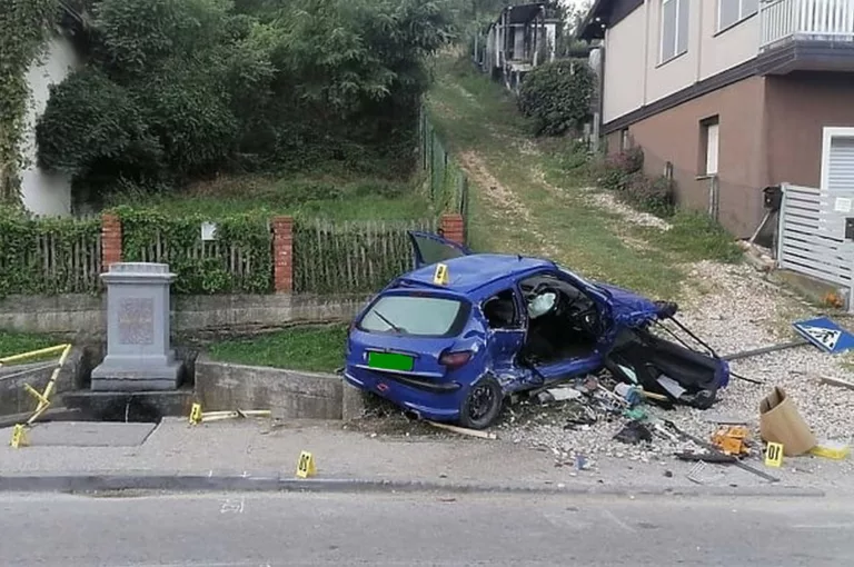 Teška saobraćajna nesreća kod Lukavca, smrtno stradala beba (FOTO)