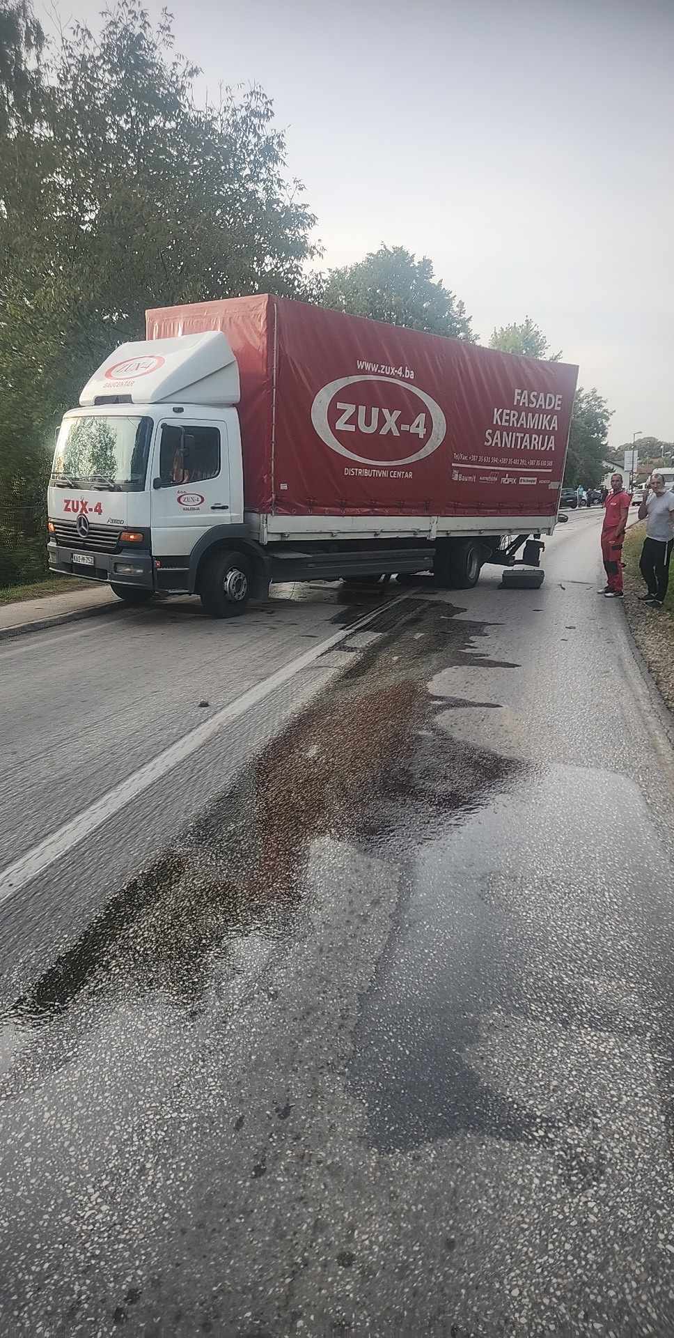 U sudaru na magistralnom putu Zvornik-Tuzla povrede zadobio muškarac iz Zvornika (FOTO)