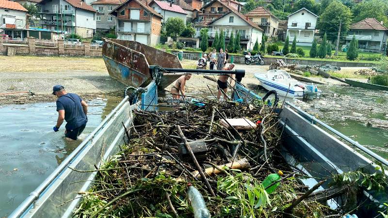 Pokupljen otpad sa površine Zvorničkog jezera