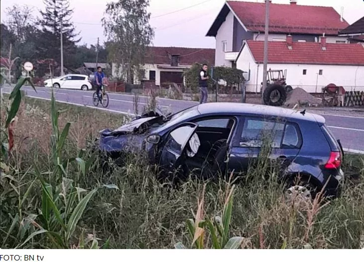 Sudar traktora i auta na putu Bijeljina - Zvornik: Povrijeđeni vozači “golfa” i traktora i žena na prikolici (FOTO)
