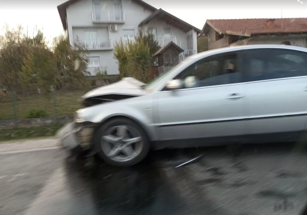 U današnjem sudaru kod Kiseljačkog puta smrtno stradao 37-godišnjak iz Roćevića (FOTO)