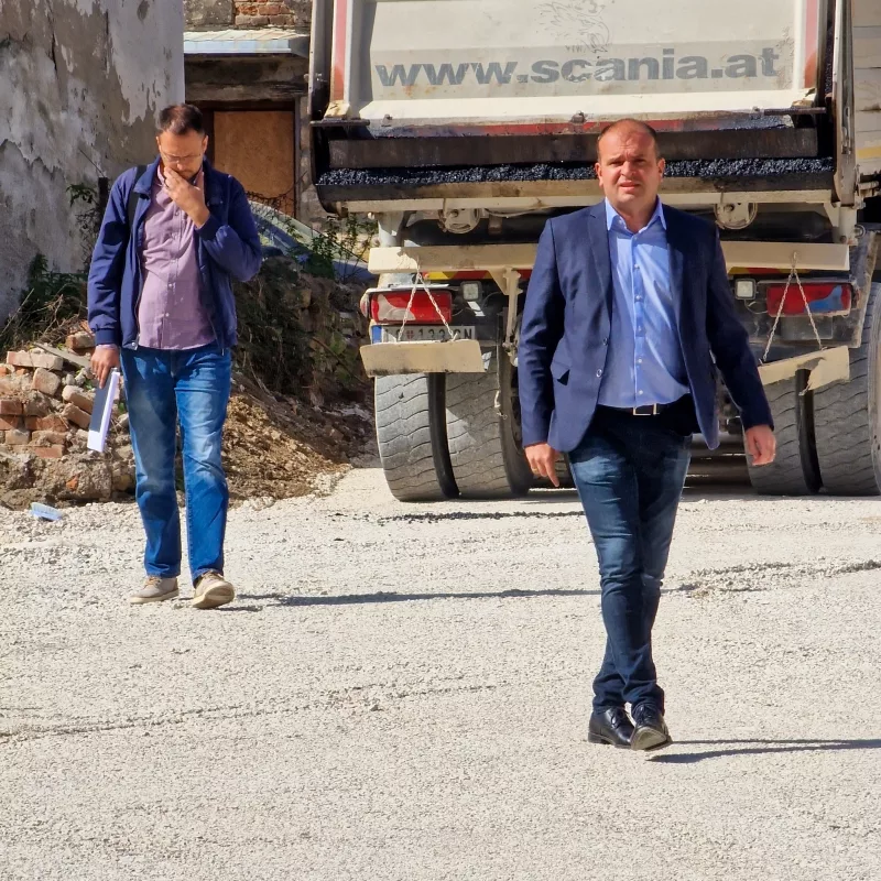 Gradonačelnik Bojan Ivanović obišao radove izgradnje novog parkinga u naselju B blokovi (FOTO)