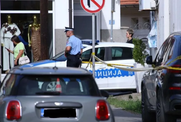 Automobilom uletio u dvorište kuće, pa dobio batine od vlasnika?