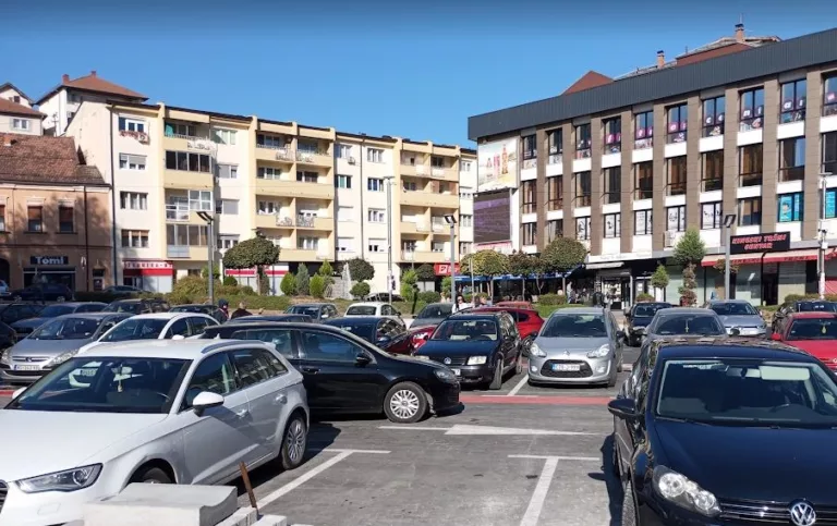 Tuč i hpšrnjr u centru Zvornika, policija uhapsila dva lica