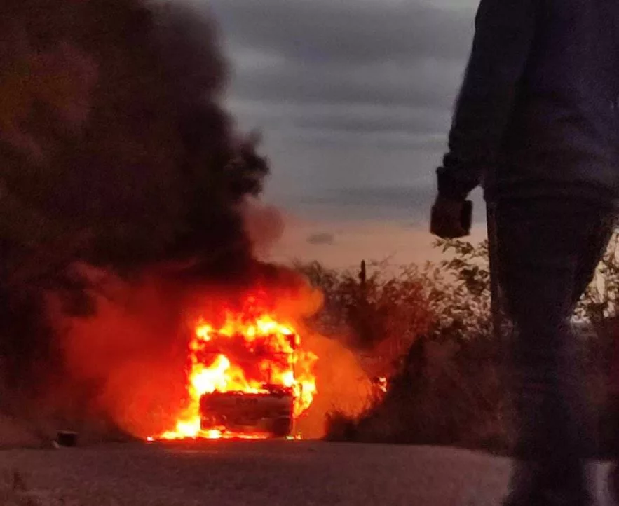 Zvanične informcije o požaru u Pilici, pogledajte kako je vatra progutala autobus (FOTO+VIDEO)