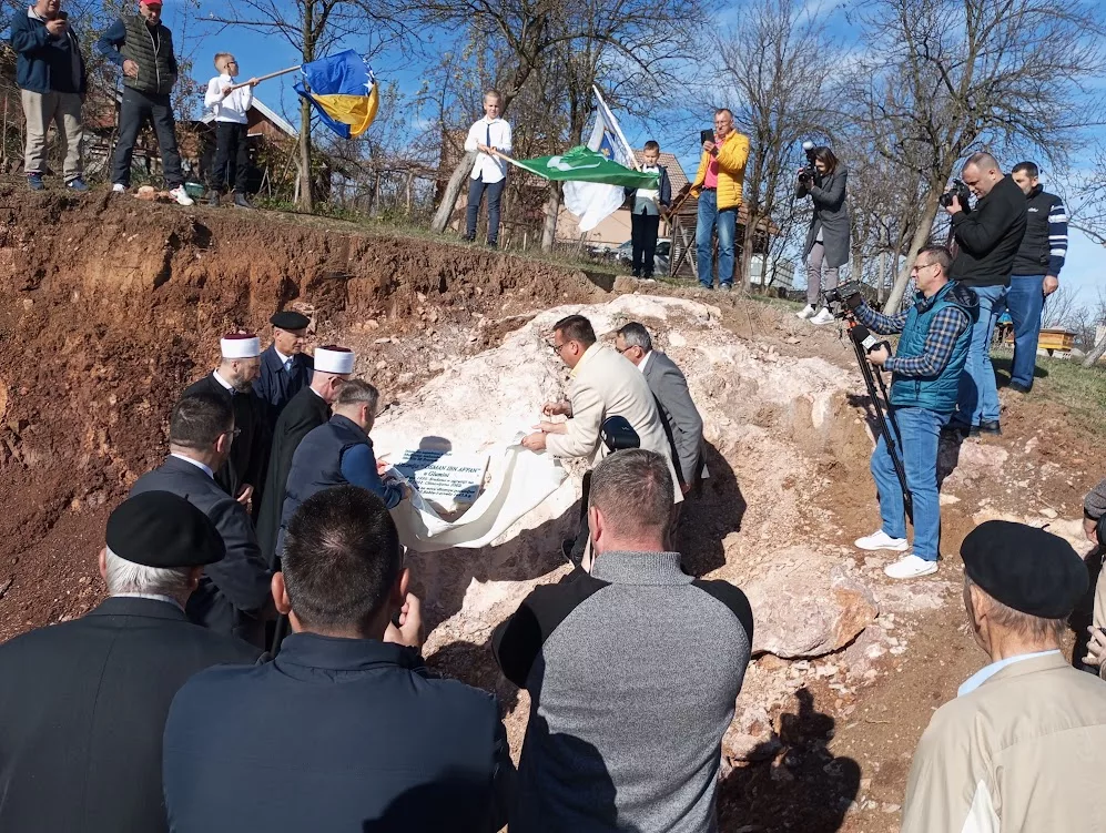 Postavljen kamen temeljac za novu džamiju u Glumini kod Zvornika (FOTO+VIDEO)