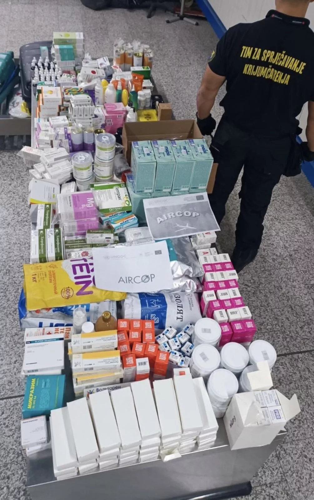 Ruski državljanin pokušao u BiH unijeti lijekove različite namjene u vrijednost od skoro pedeset hiljada maraka (FOTO)