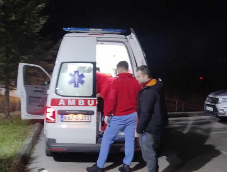 Hitna služba Doma zdravlja Teočak obavila porađaj u sanitetu na putu od Glinja prema Teočaku (FOTO)
