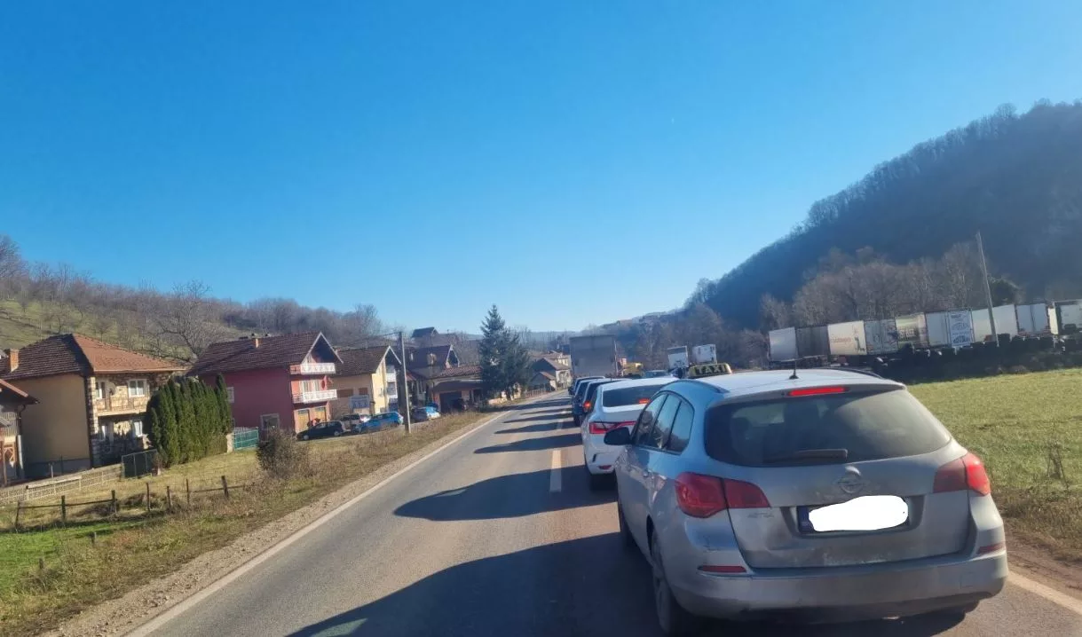 Sudar na magistralnom putu Zvornik-Tuzla u mjestu Đile (FOTO)