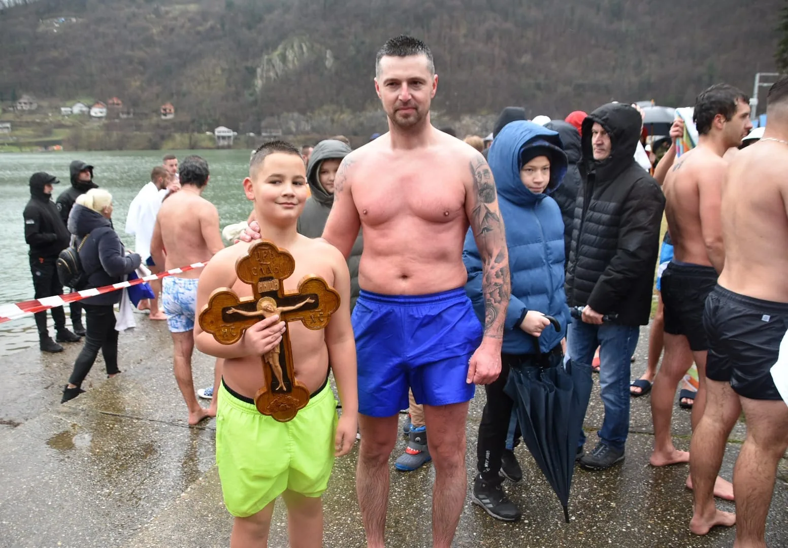 Oko 80 takmičara uzelo učešće u plivanju za časni krst u Malom Zvorniku, najbrži Aleksandar Jevtić iz Zvornika (FOTO)