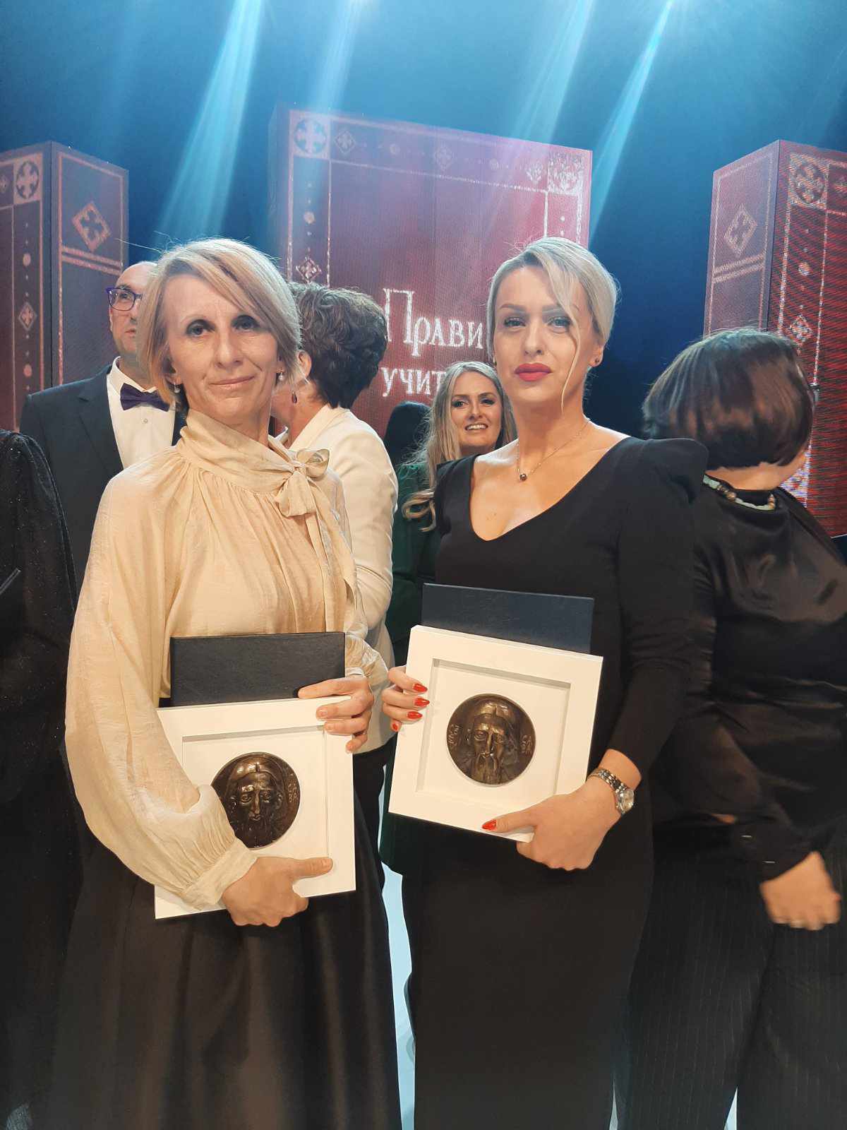 Dodijeljene Svetosavske nagrade za 45 prosvjetnih radnika u Banjaluci (FOTO)