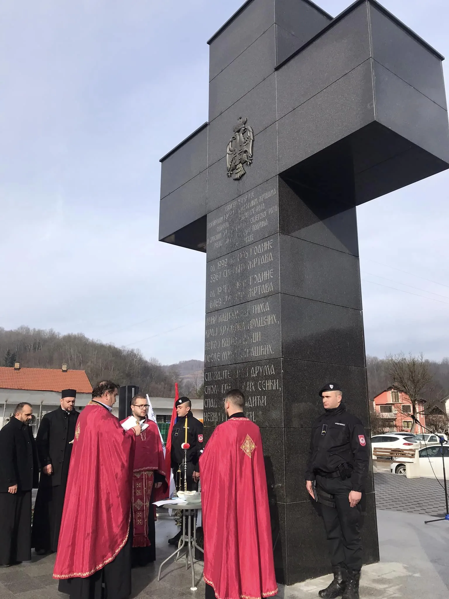 Kravica: Služen parastos stradalim iz ovog mjesta (FOTO)
