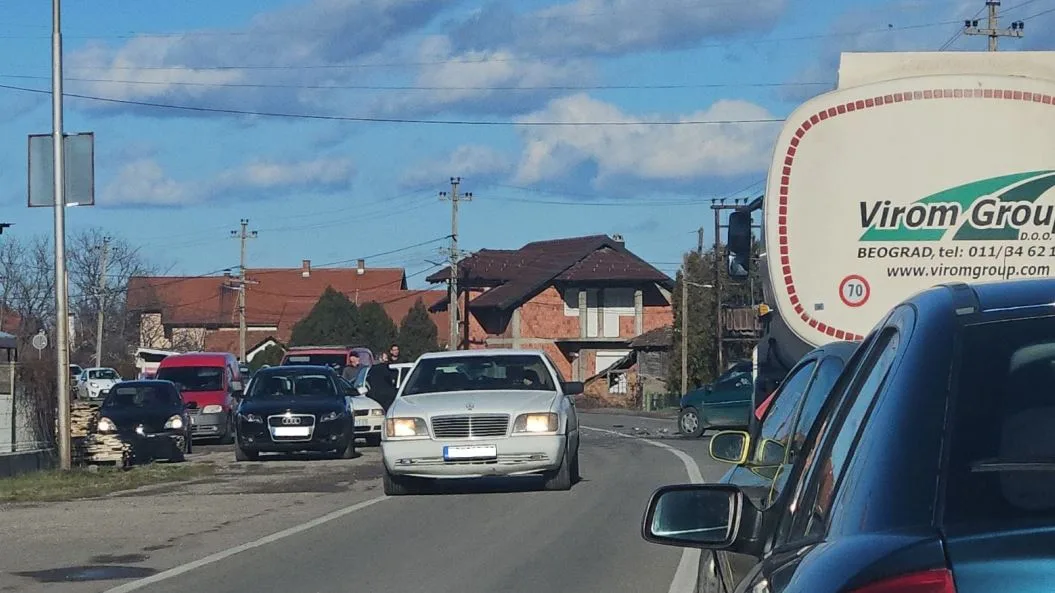 Sudar u Loznici, Hitna pomoć na mjestu nesreće (FOTO)