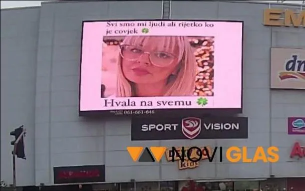 Neobičan bilbord u centru Bijeljine – Rodbina pacijenata se na originalan način zahvalila medicinskoj sestri (FOTO)