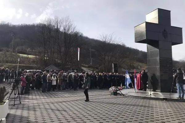 Kravica: Služen parastos stradalim iz ovog mjesta (FOTO)