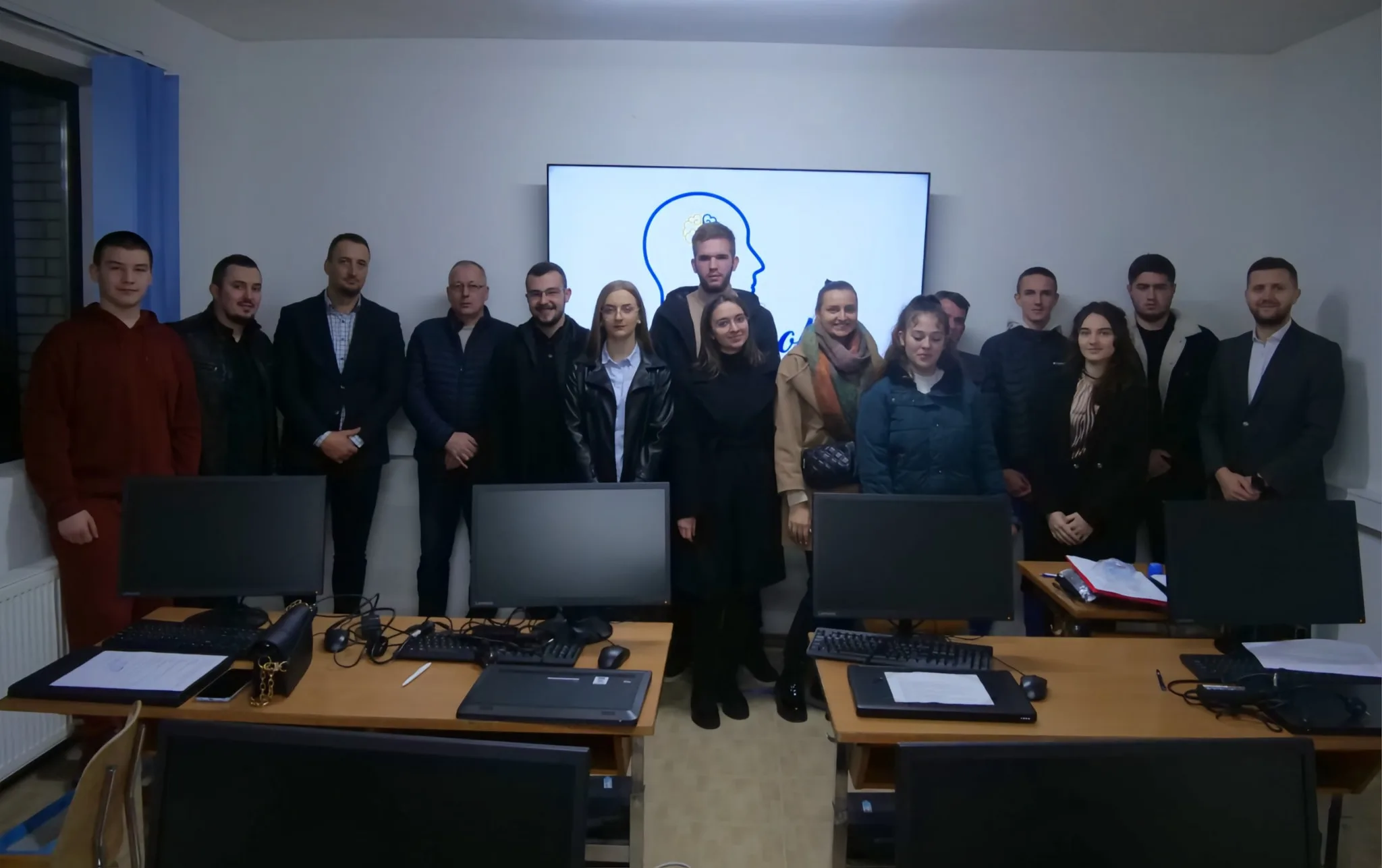 Dodjeljeno 12 laptopa za mlade Kalesije, Osmaka i Zvornika (FOTO)
