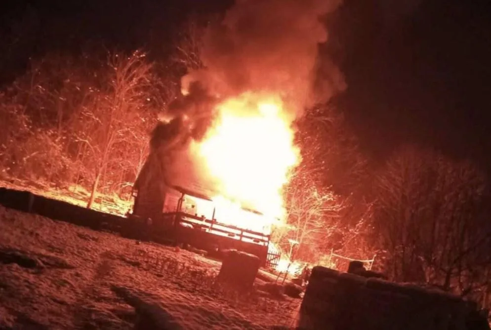 Požar kod Skelana gasili vatrogasci iz Srbije uz pomoć graničnih policajaca i komšija u mjestu Crvica (FOTO)