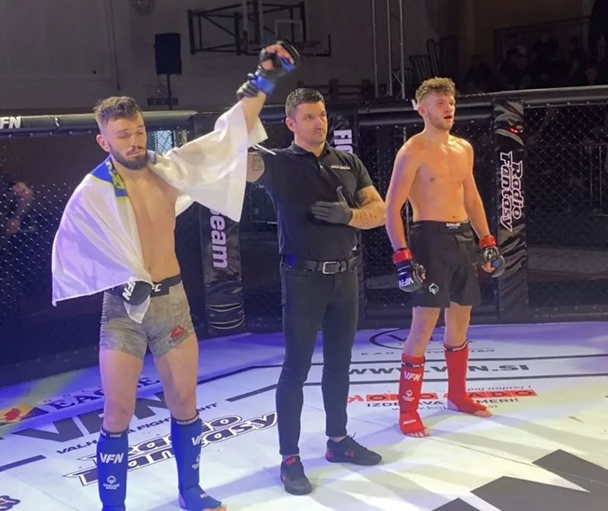 Zvornički MMA borac Ramiz Lupić po drugi put osvojio je amaterkski VFN turnir, prvi korak ka profesionalnoj karijeri (FOTO)