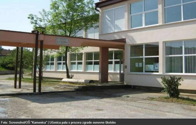 Učenica pala s prozora zgrade osnovne škole, hitno prebačena na UKC-e