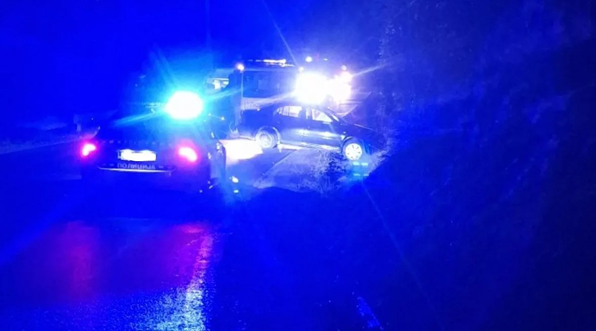 U saobraćajnoj nezgodi na prevoju Crni Vrh ima povrijeđenih lica (FOTO)