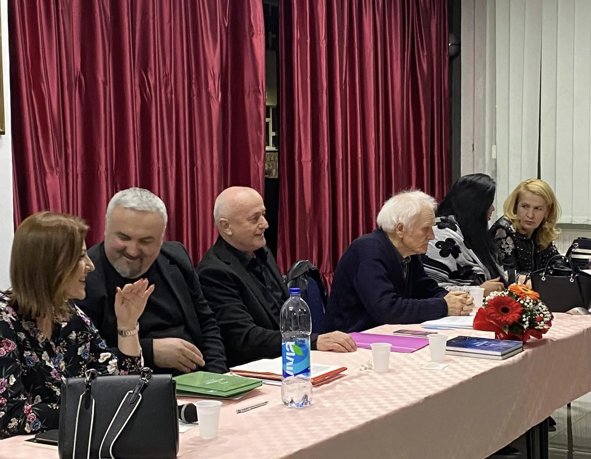 U Zvorniku održano „Veče zavičajnih autora“, okupilo se skoro 40 književnika (FOTO)