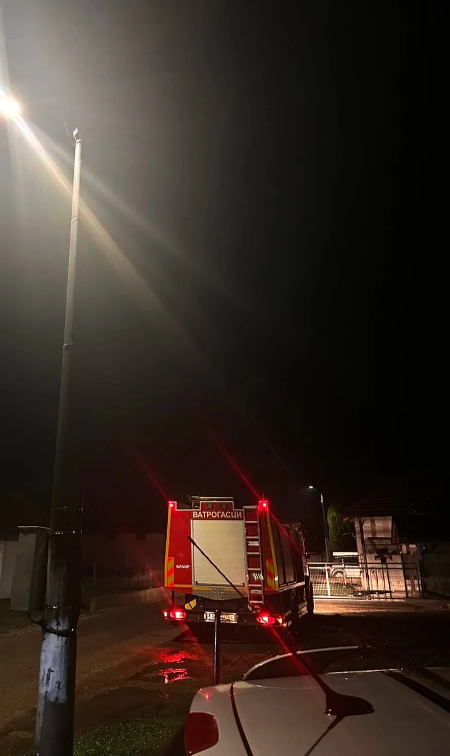 Zapaljenje kablova na stubovima ulične rasvjete u centru Bratunca (FOTO)