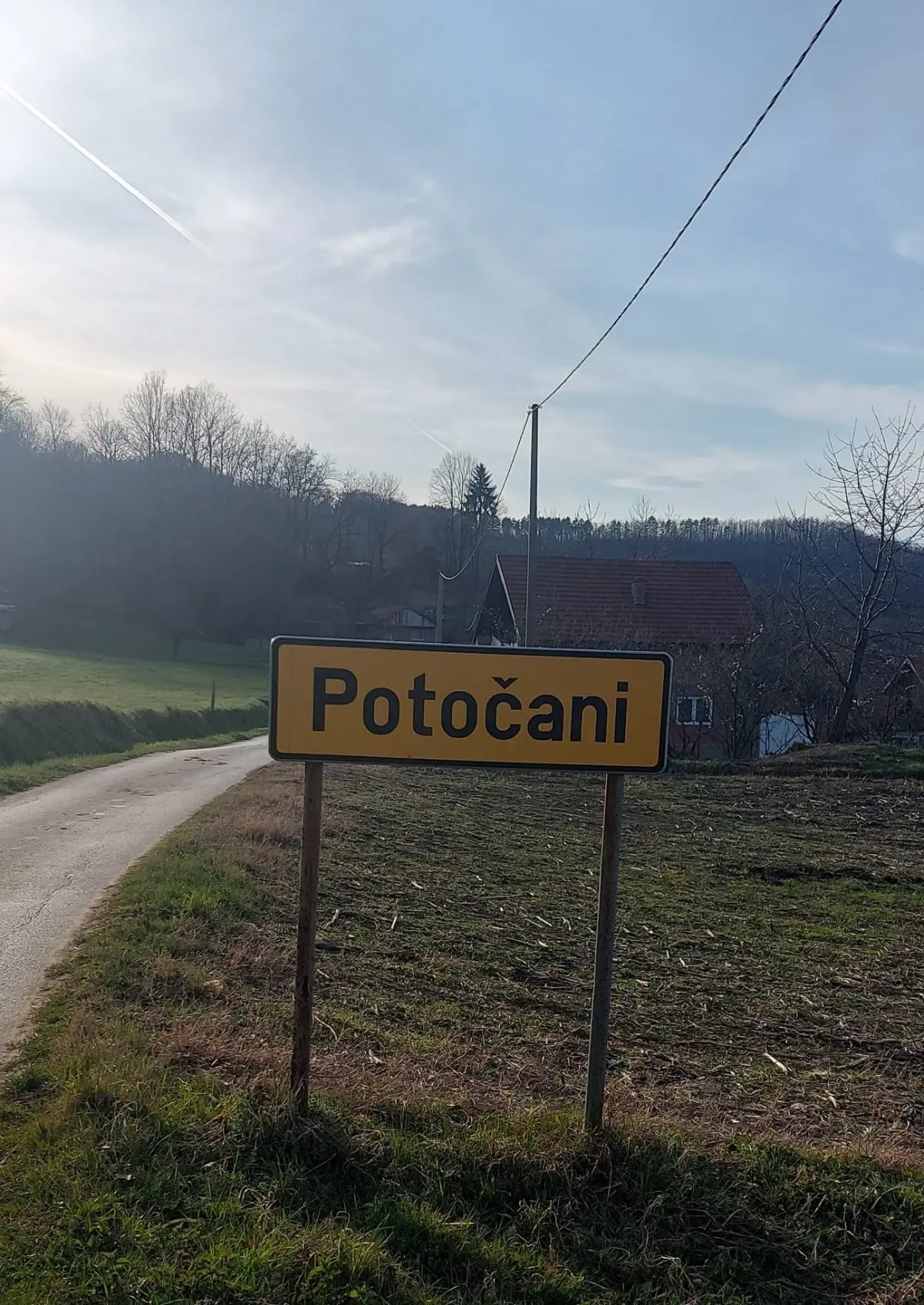 Mladi okupljeni oko Udruženja ''Sinovi Podrinja'' posjetili 78-godišnju nanu Hamidu Subašić u Potočanima i zajedno iftarili (FOTO)