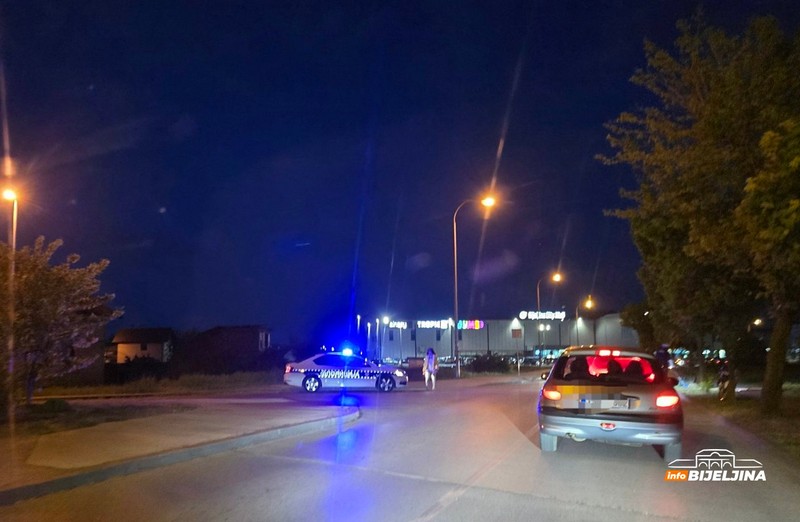 Motociklom udario ženu na pješačkom prelazu, oboje prevezeni na Urgentni bijeljinske bolnice (FOTO)