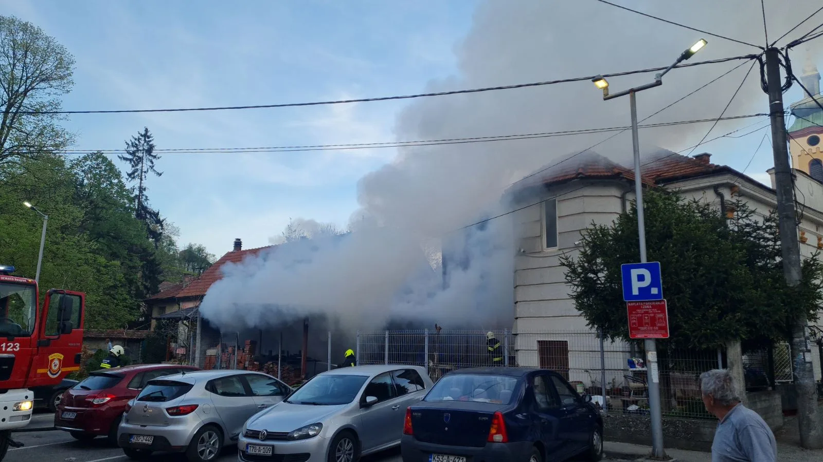 Požar u centru Zvornika, vatrogsci zaustavili širenje požara (FOTO+VIDEO)