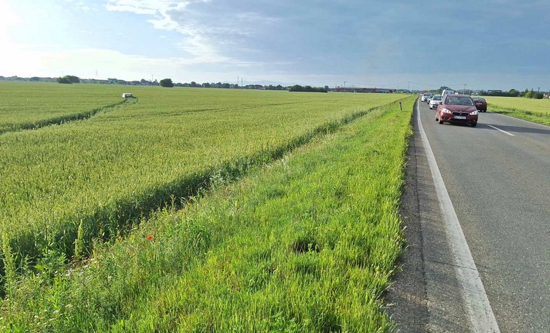 Beživotno tijelo pronađeno u automobilu koji je sletio s puta kod Bijeljine (FOTO)
