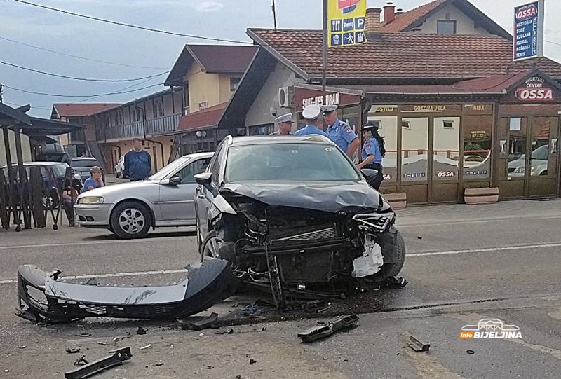 Motociklista hitno prebačen za VMA Beograd nakon saobraćajne nezgode na magistralnom putu Zvornik-Bijeljina (FOTO)