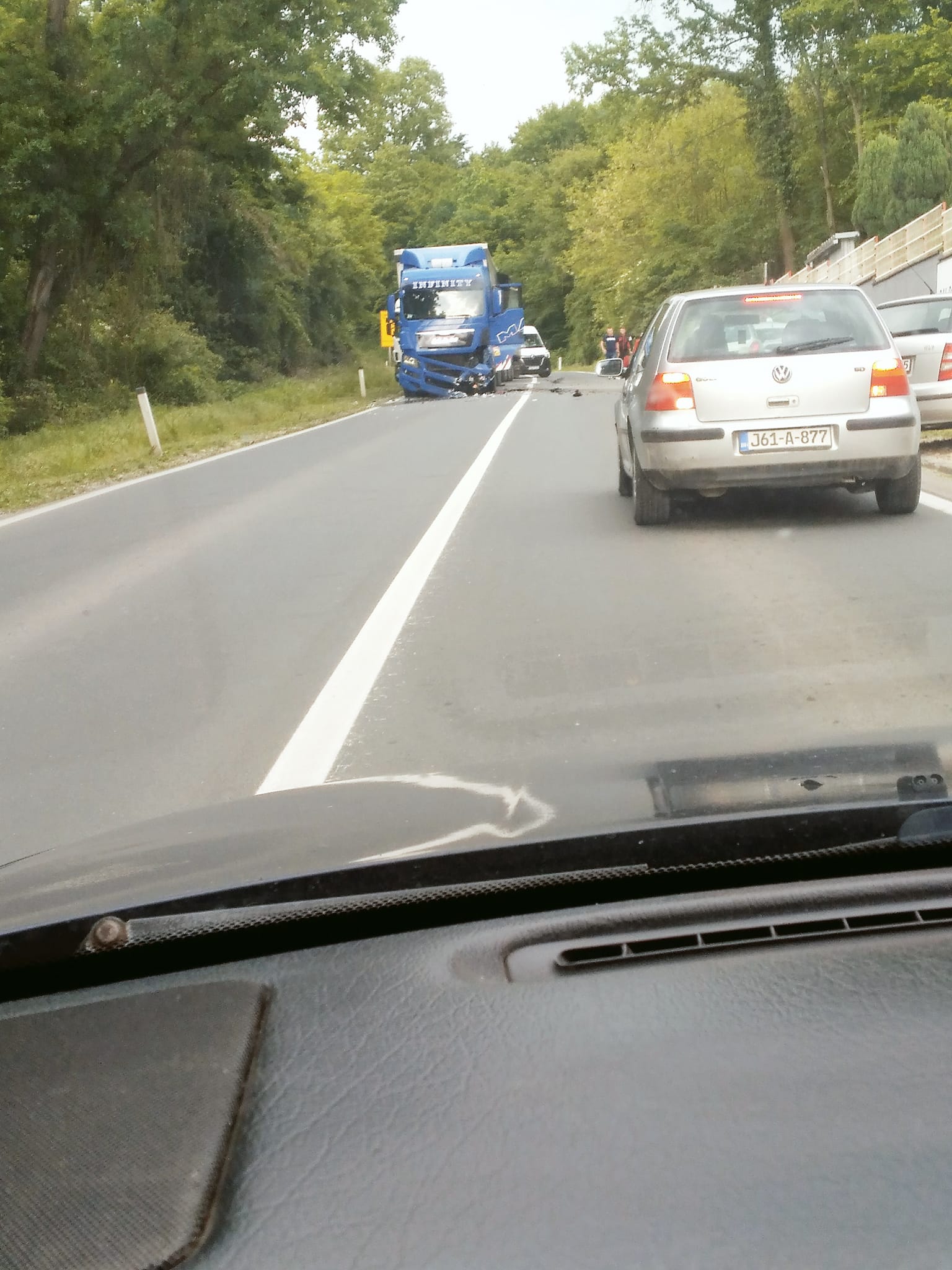 Dvije teže saobraćajne nezgode kod Tuzle, više osoba povrijeđenih u ovim nezgodama (FOTO)