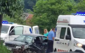 Nekoliko povrijeđenih osoba u saobraćajnoj nezgodi u Kravici kod Bratunca, 10-minutna obustava saobraćaja (FOTO)