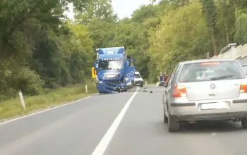 Dvije teže saobraćajne nezgode kod Tuzle, više osoba povrijeđenih u ovim nezgodama (FOTO)