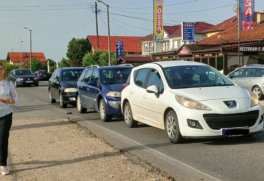 Lančani sudar vozila na magistralnom putu Zvornik-Bijeljina, saobraćaj usporen (FOTO)