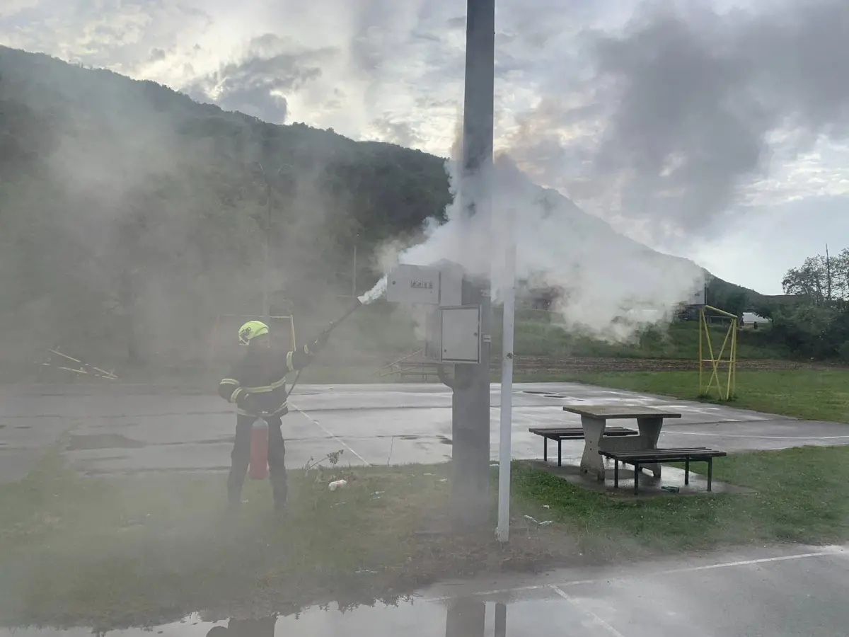 Vatrogasci gasili dva požara u naseljima pored Drine prethodnog dana (FOTO+VIDEO)