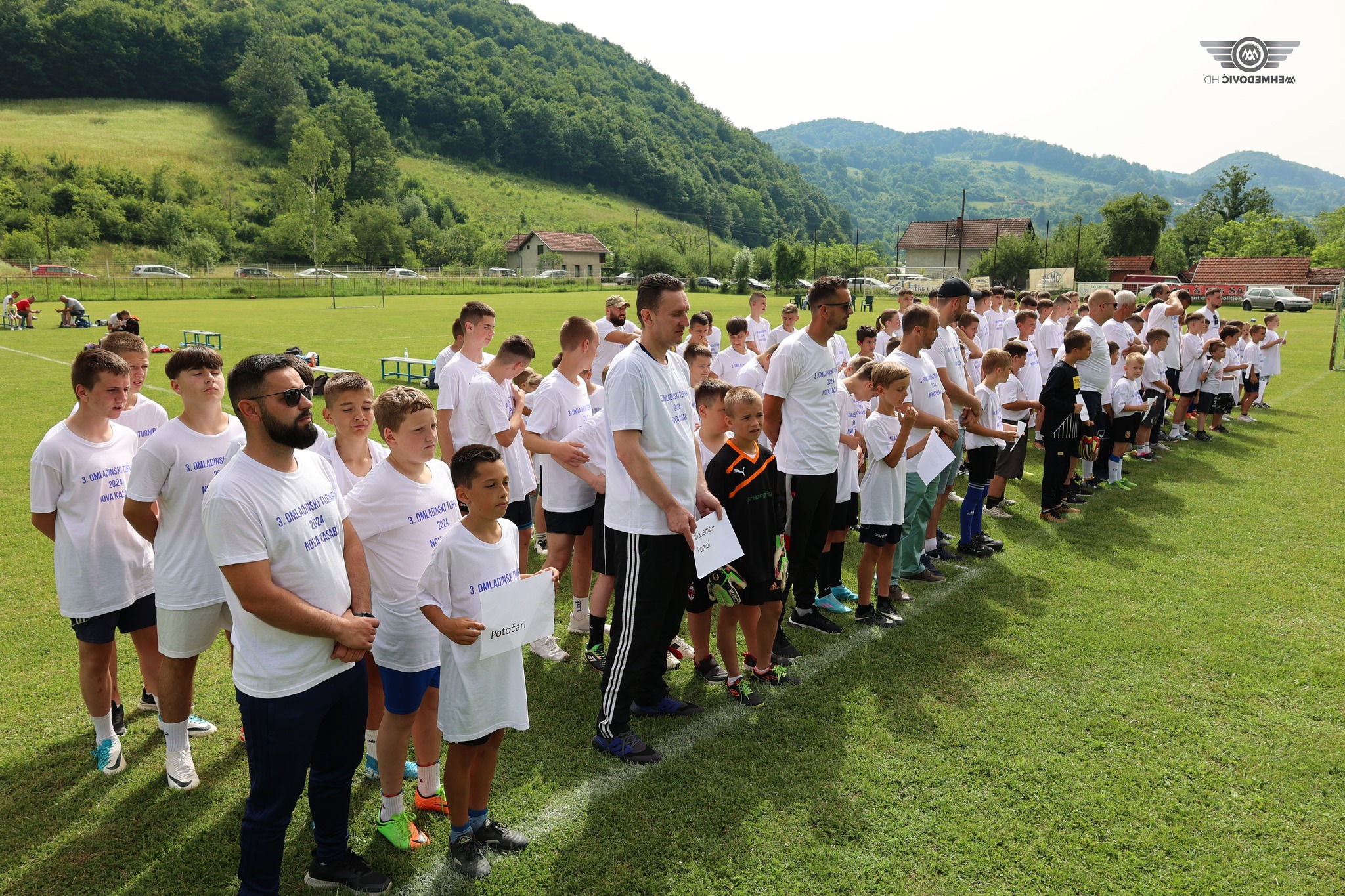 Više od stotinu mališana predvođenih svojim efendijama iz cijelog Podrinja okupilo se u Novoj Kasabi (FOTO)