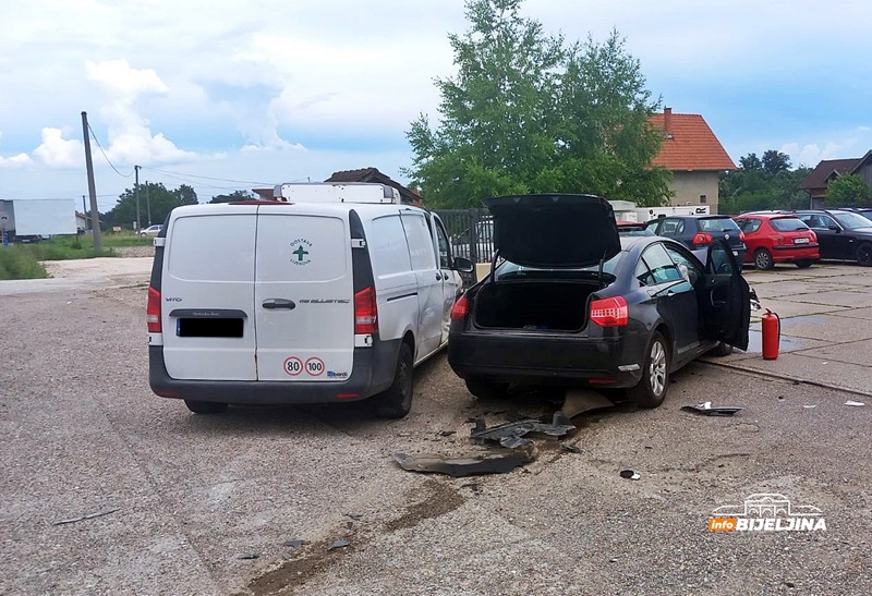 Sudar kod Bijeljine, petoro prevezeno u Urgentni blok bijeljinske bolnice (FOTO)