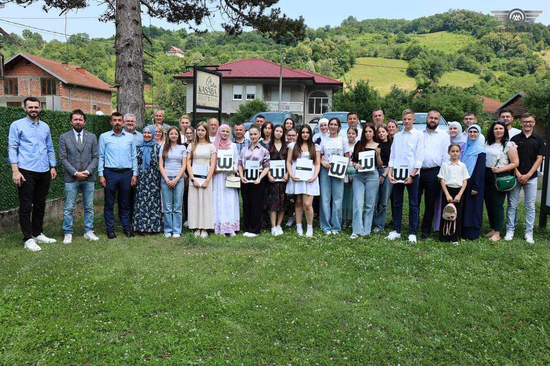 Kompanija Metkomp i Fondacija poduzetnika nagradila osam učenika povratnika, nosioce Vukove diplome (FOTO)