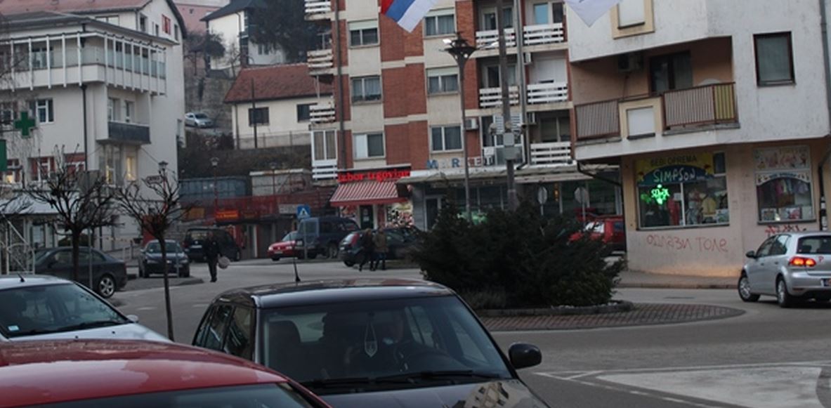 Pješak zadobio povrede u centru Zvornika kada ga je udario automobil