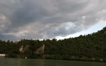 U BiH danas i do 17 stepeni: Meteorolozi objavili prognozu do petka, u Zvorniku danas žuti meteoalarm zbog udara vjetra