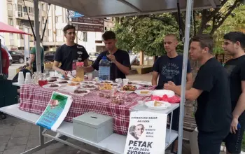 Učenici TŠC-a uspješno realizovali humanitarni bazar i prikupljena sredstva donirali za liječenje (FOTO)