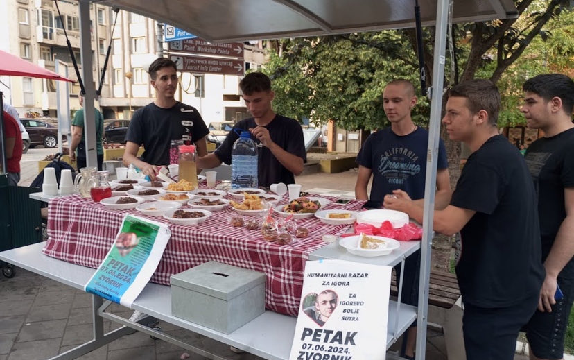 Učenici TŠC-a uspješno realizovali humanitarni bazar i prikupljena sredstva donirali za liječenje (FOTO)