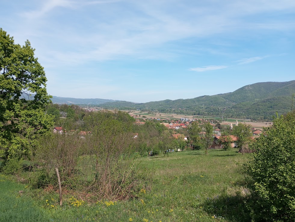 Traktor pregazio jedno lice u Tršiću, povrijeđeno lice hitno prebačeno za UKC Tuzla