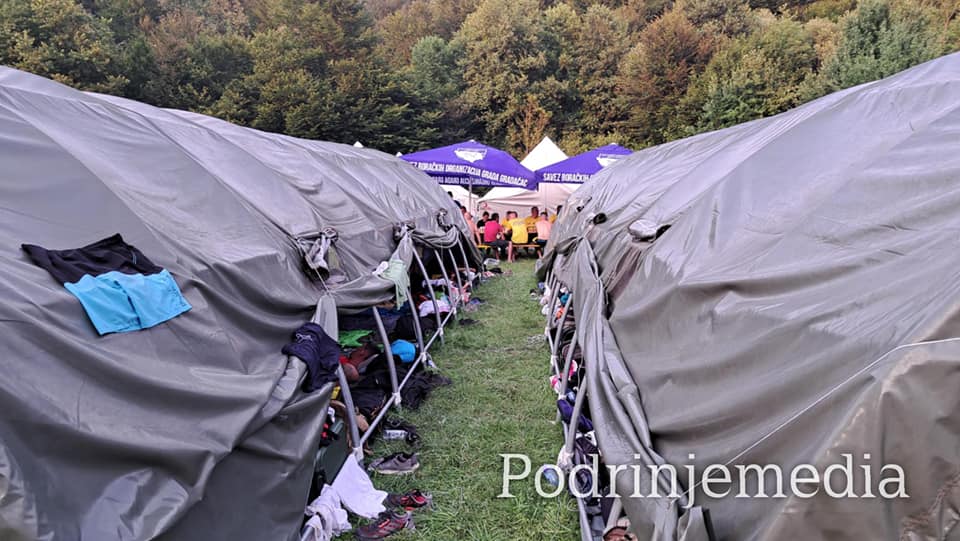 Učesnici Marša mira stigli u kamp Liplje (FOTO)