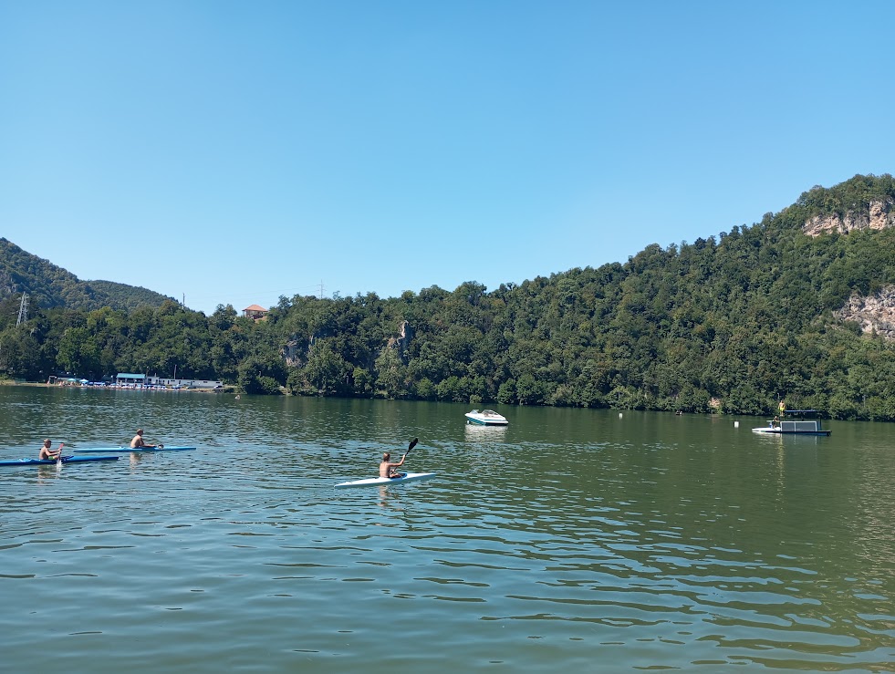 Završen prvi dan Otvorenog državnog prvenstva kajak kanu na mirnim vodama Zvornik 2024 (FOTO)