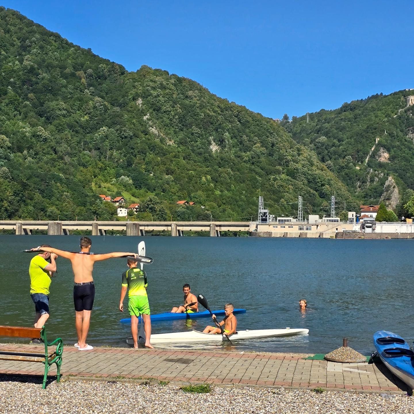 Završen prvi dan Otvorenog državnog prvenstva kajak kanu na mirnim vodama Zvornik 2024 (FOTO)