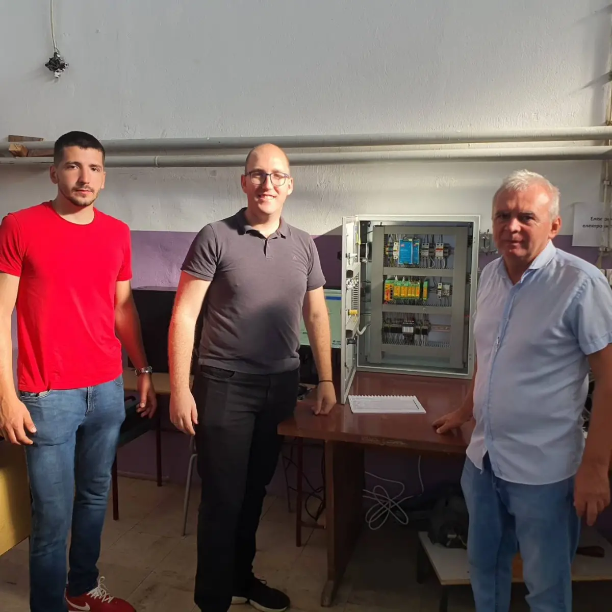 Tehnički školski centar u Karakaju dobio donaciju od Instituta „Mihajlo Pupin“ zahvaljujući inicijativi bivšeg učenika ove škole (FOTO)