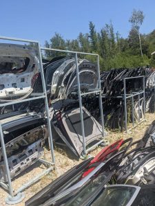 Policija i carinici oduzeli luksuzno vozilo i auto dijelove u vrijednosti 300.000,00 KM (FOTO)