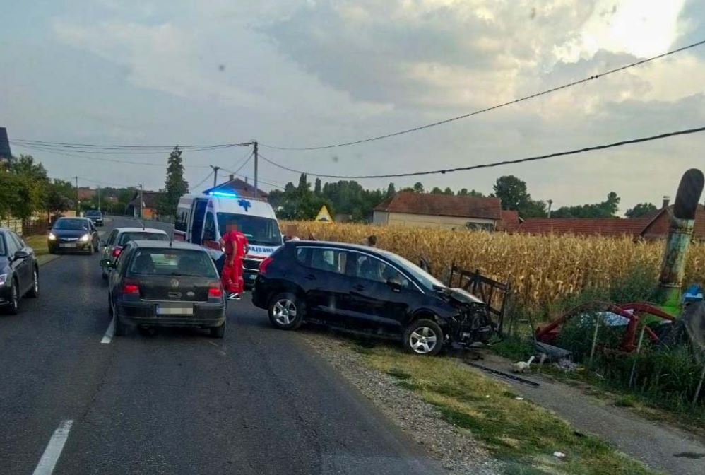 Vozač s 2,3 promila alkohola udario automobil u kojem su bile majka i kćerka, sve se dogodilo na putu kod Bijeljine (FOTO)